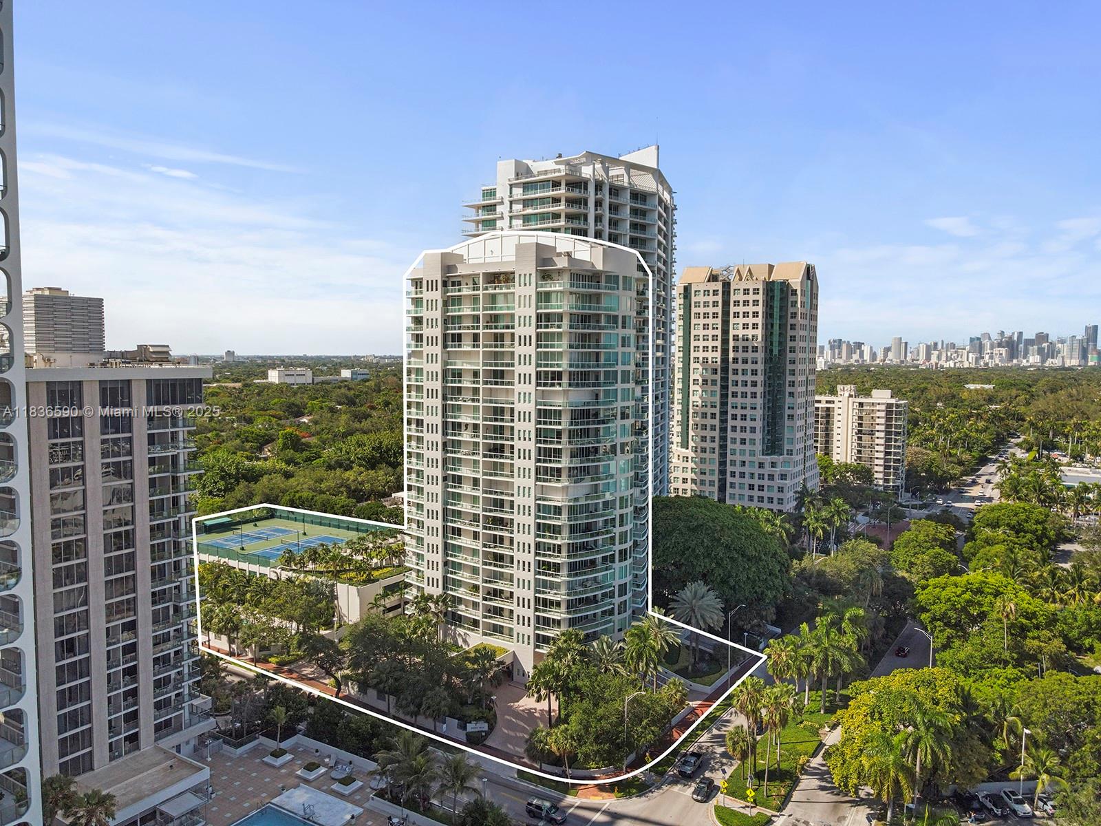 2645 S Bayshore Dr 304, Miami, FL, 33133/$2,750,000 1 2645 S Bayshore Dr 304