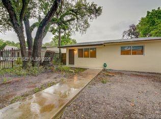 QUEENS PARK - Residential Lease