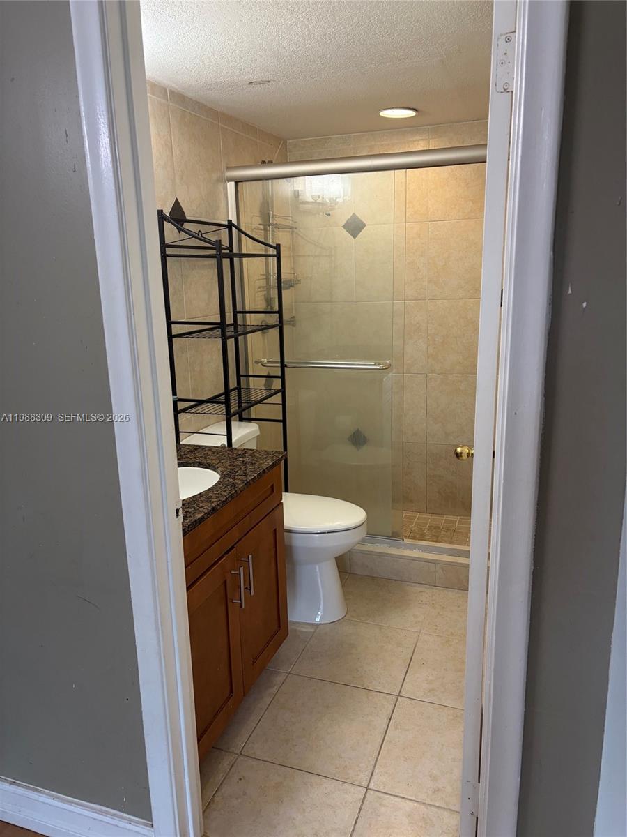 PALM VILLAGE CLUB CONDO - Residential Lease