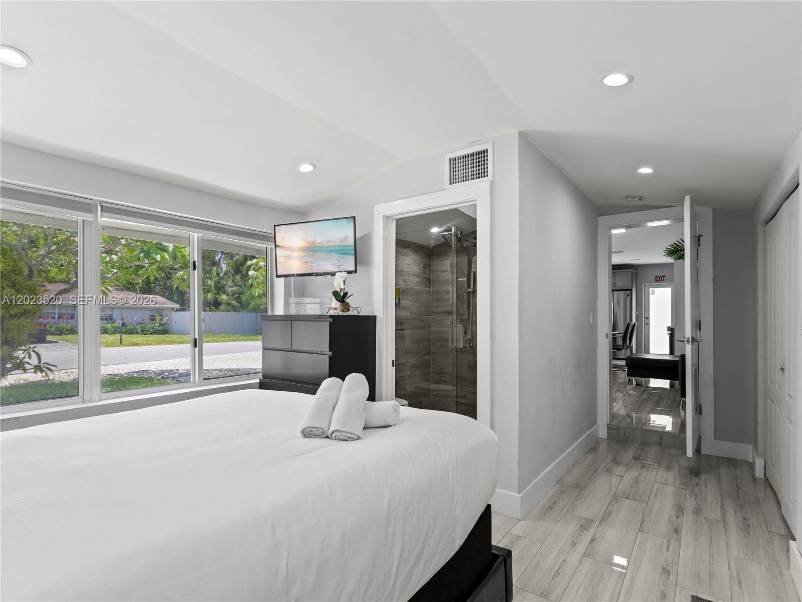 HIBISCUS PARK - Residential Lease