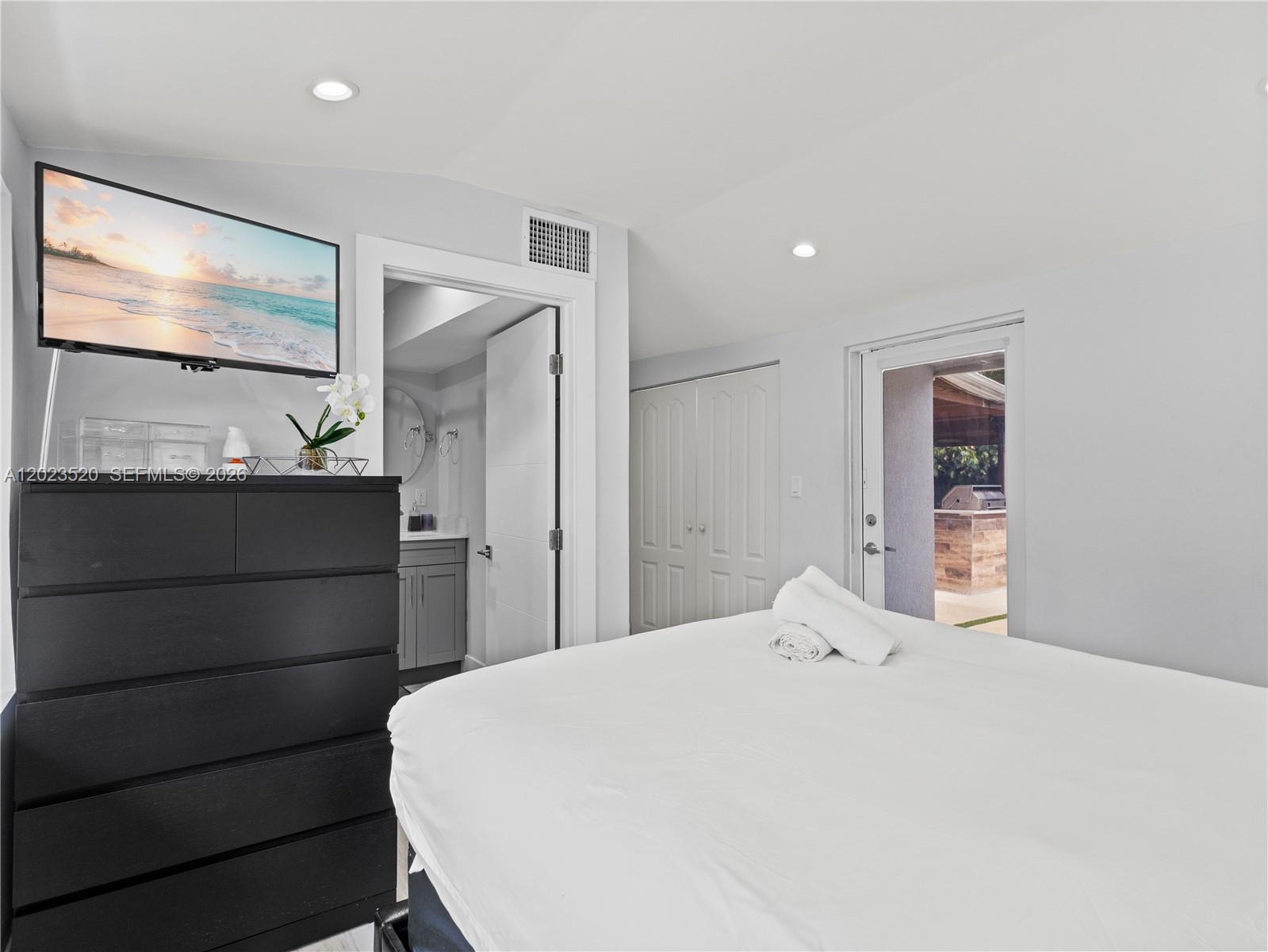 HIBISCUS PARK - Residential Lease