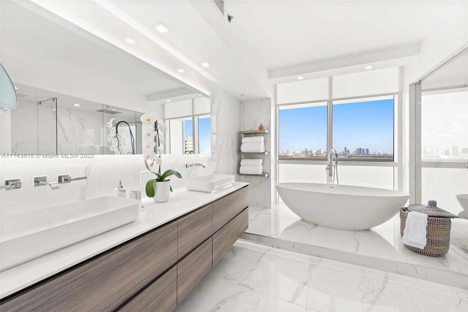 ICON CONDO - Residential