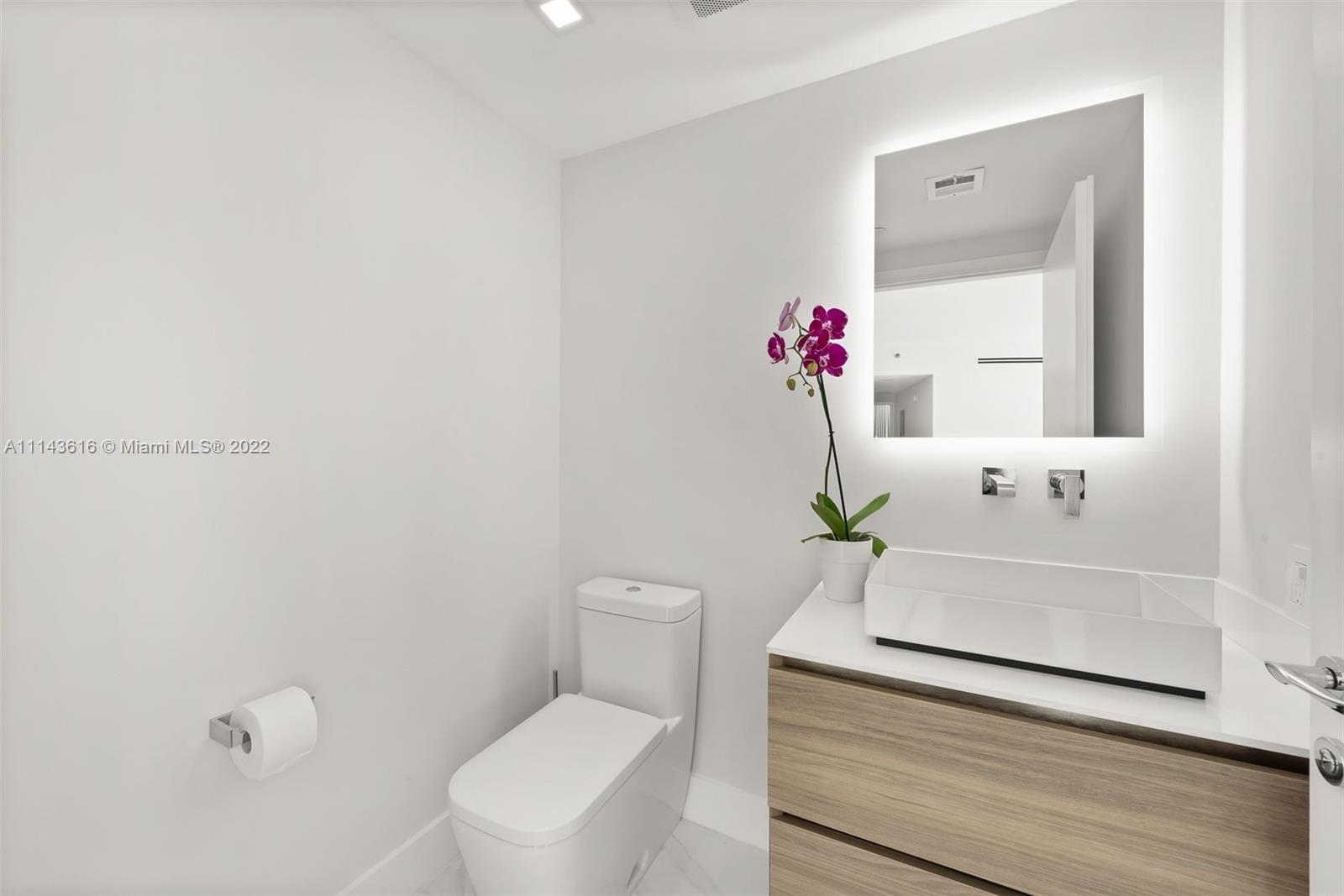 ICON CONDO - Residential