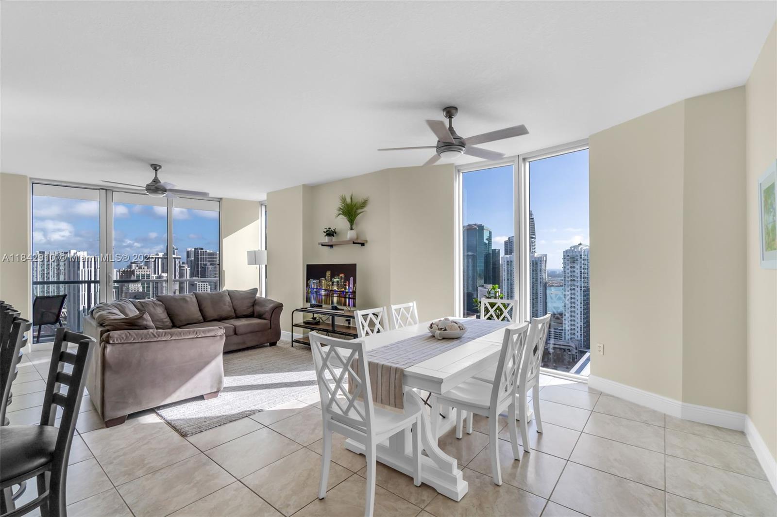 185 SW 7th St 3811