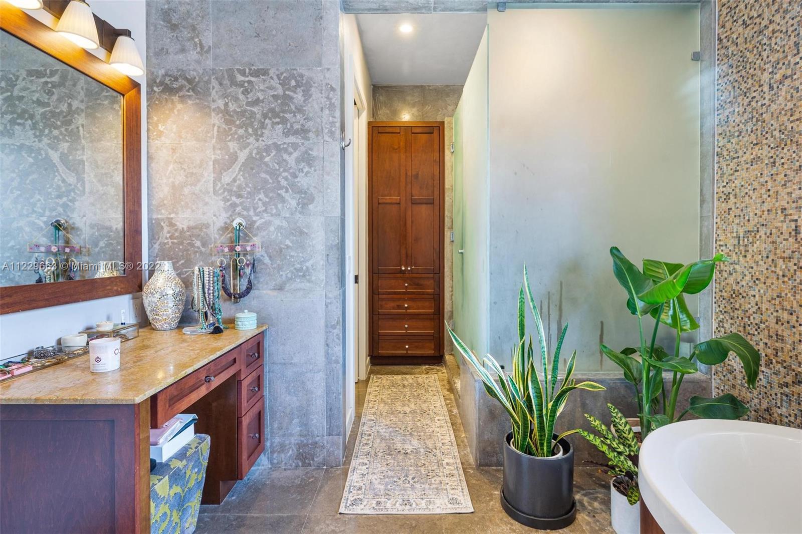 CORAL GABLE COUNTRY CLUB - Residential