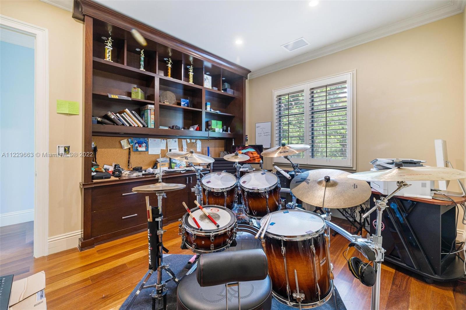 CORAL GABLE COUNTRY CLUB - Residential