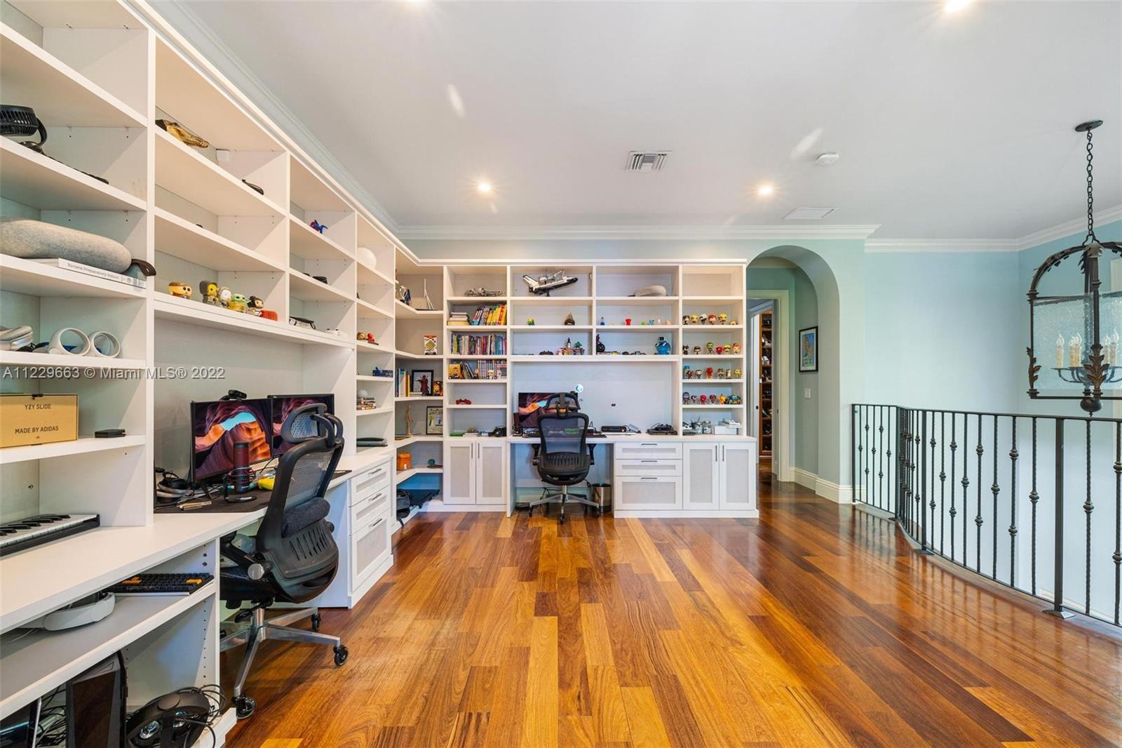 CORAL GABLE COUNTRY CLUB - Residential