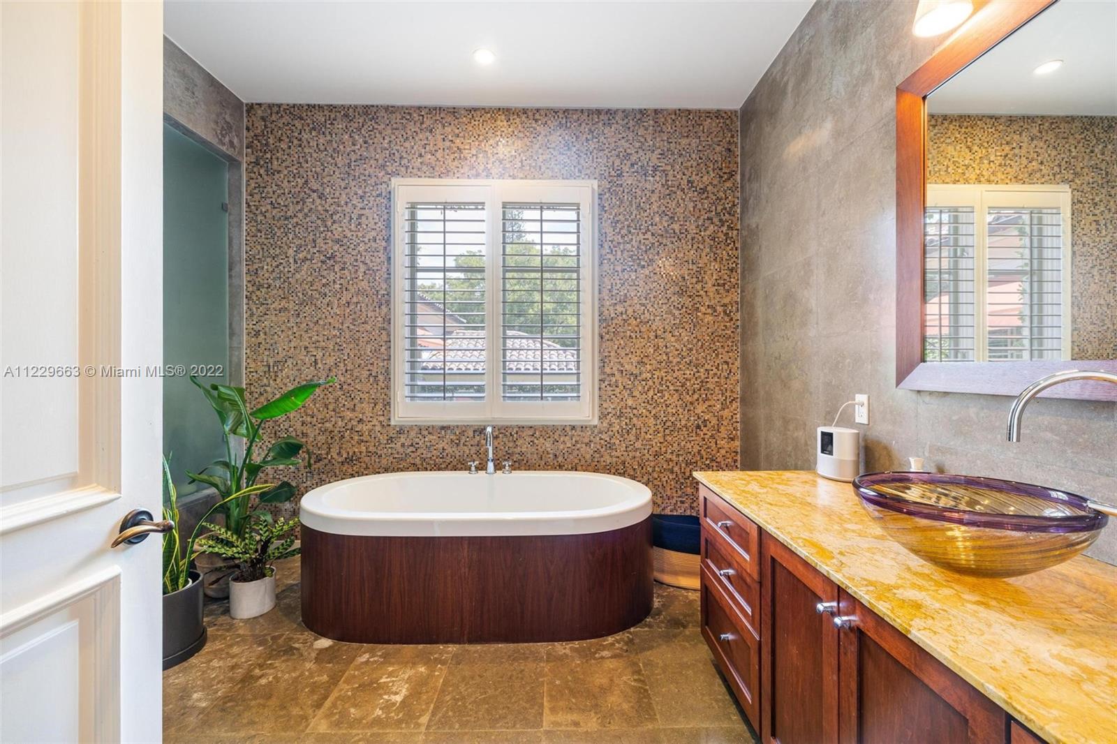 CORAL GABLE COUNTRY CLUB - Residential