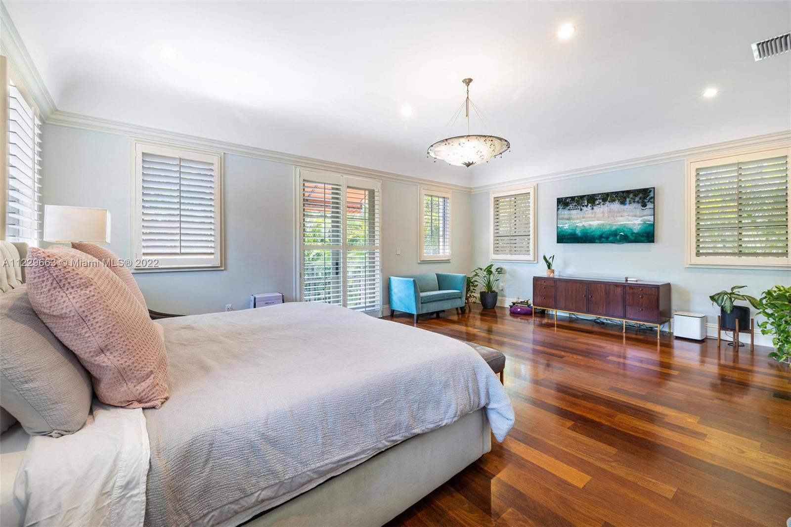 CORAL GABLE COUNTRY CLUB - Residential