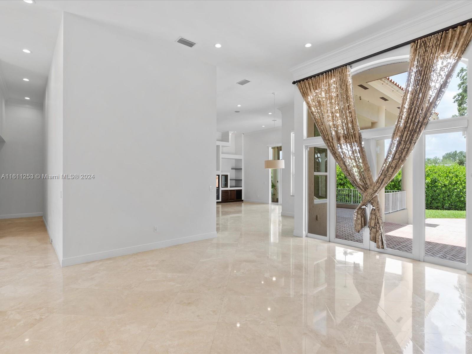 YORK-HAUS SUB - Residential