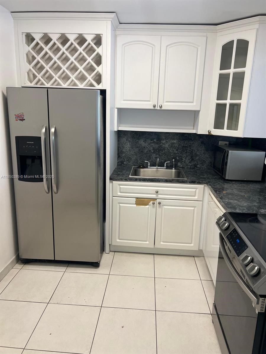 500 Three Islands Blvd M16