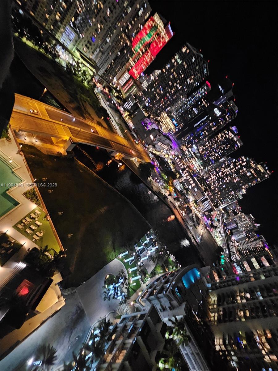 WIND CONDO - Residential