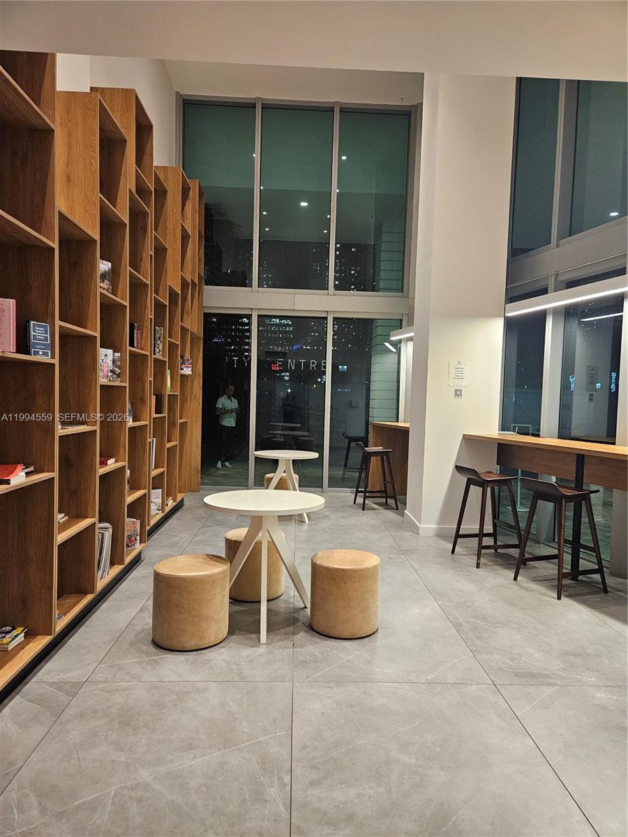 WIND CONDO - Residential