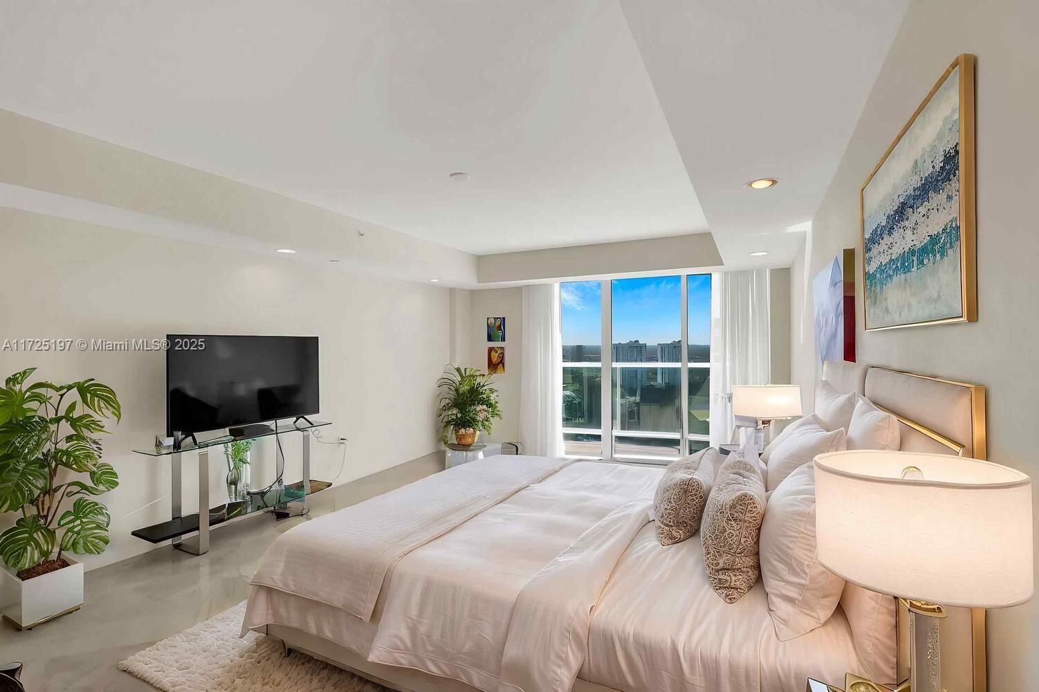 HAMPTONS SOUTH CONDO - Residential