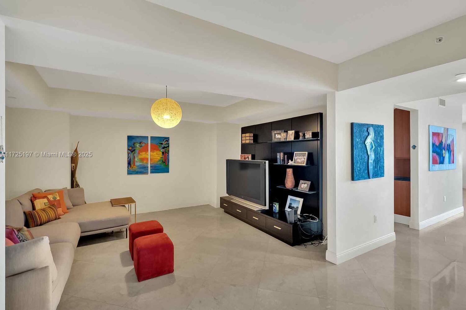 HAMPTONS SOUTH CONDO - Residential