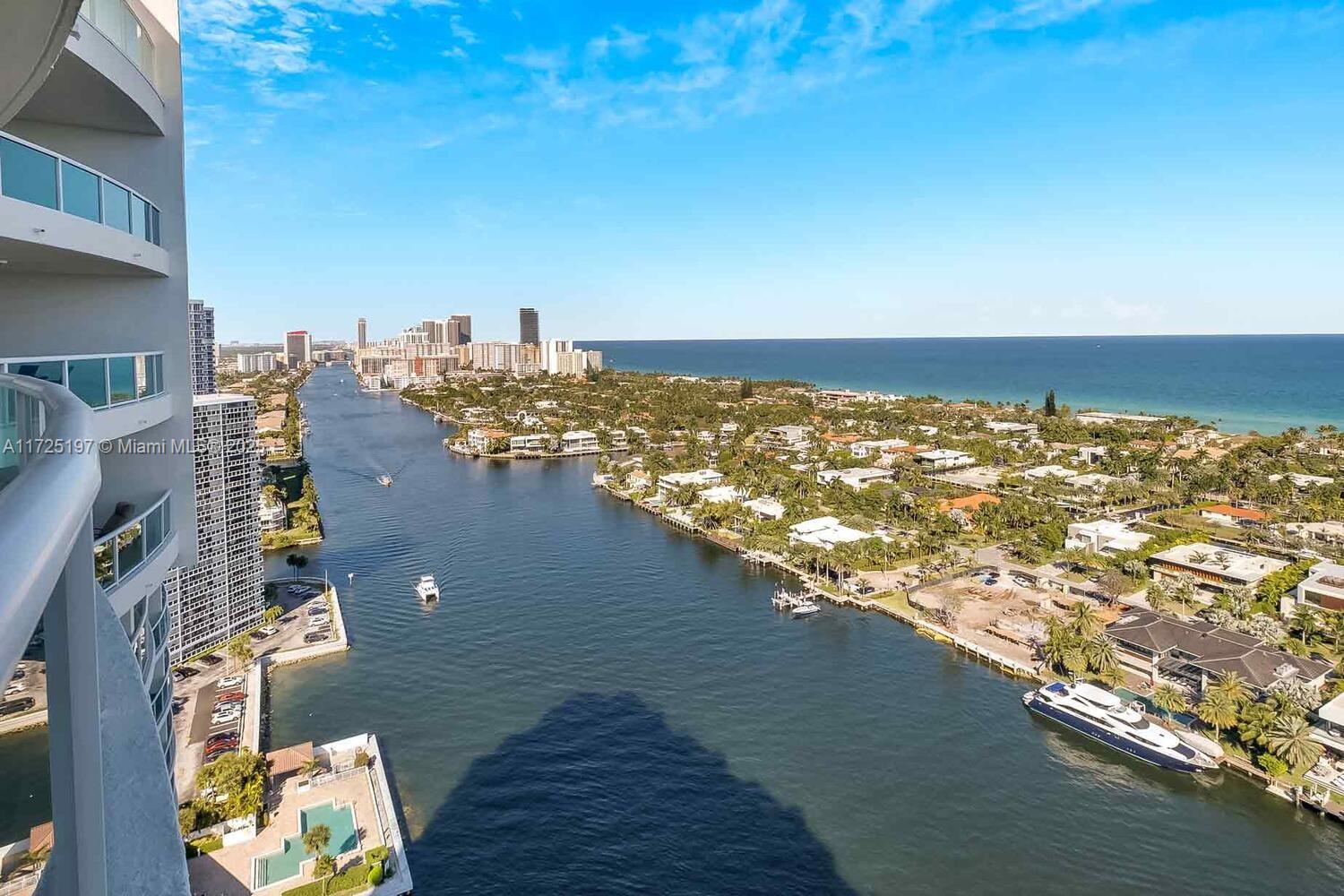20201 E Country Club Dr 2705, Aventura, Miami-Dade County, Florida - 3 Bedrooms  
4 Bathrooms - 