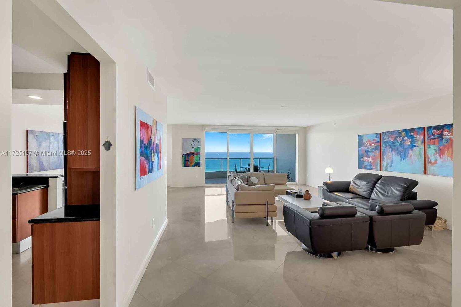 20201 E Country Club Dr 2705