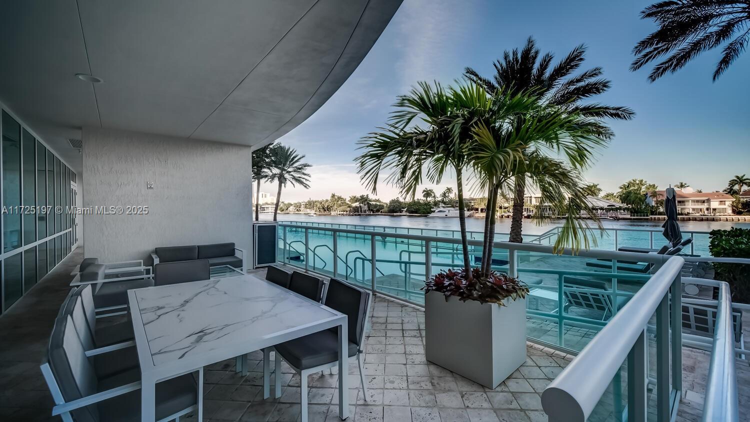 HAMPTONS SOUTH CONDO - Residential