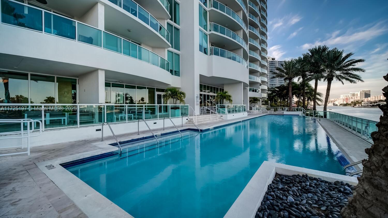 HAMPTONS SOUTH CONDO - Residential