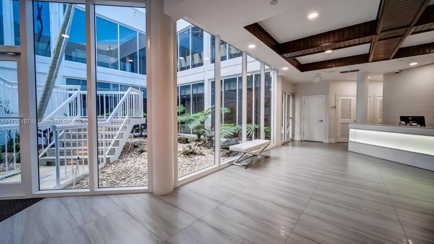 HAMPTONS SOUTH CONDO - Residential