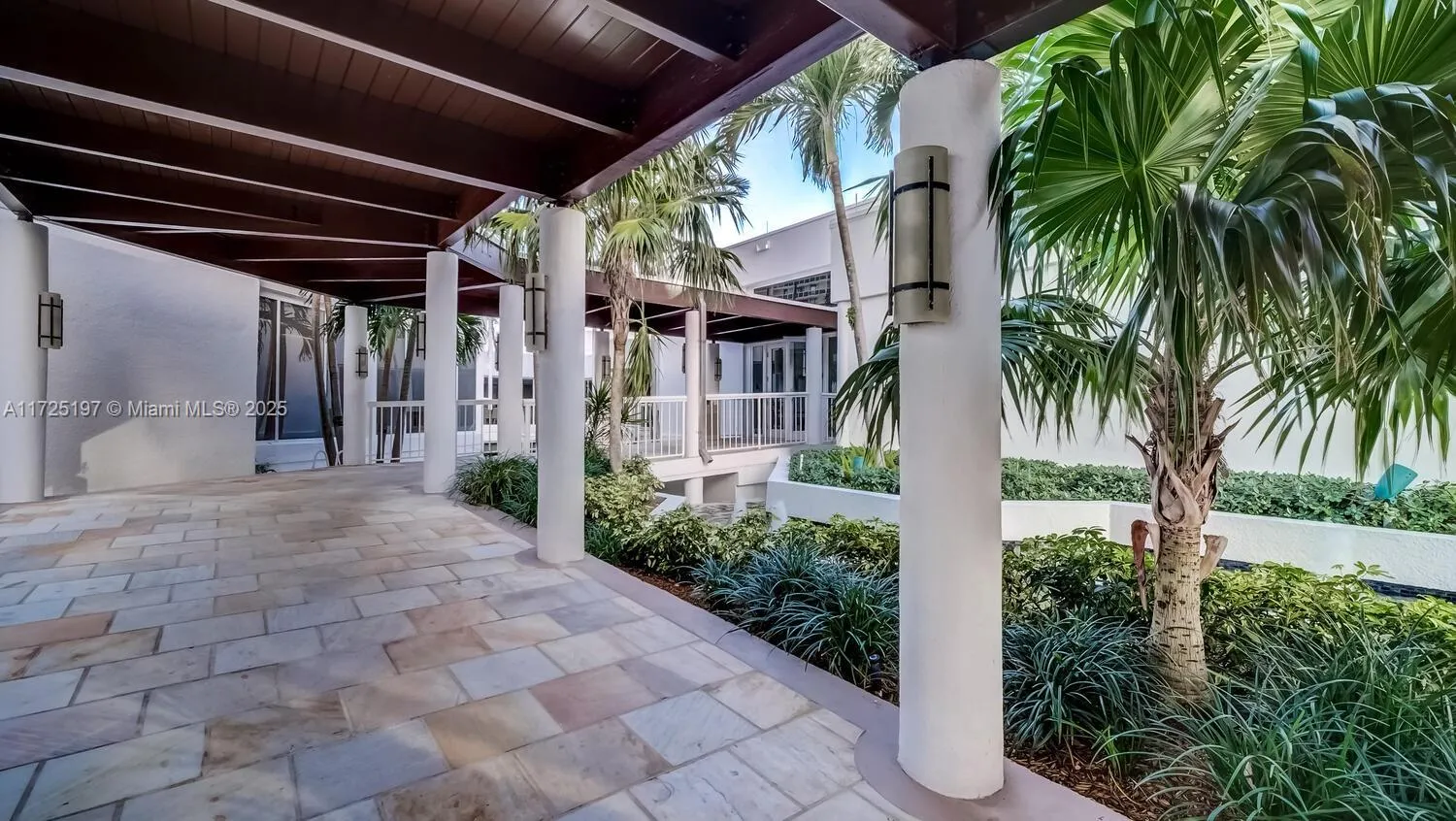 Aventura, Florida 33180, United States, 3 Bedrooms Bedrooms, ,4 BathroomsBathrooms,Residential,Active,18402