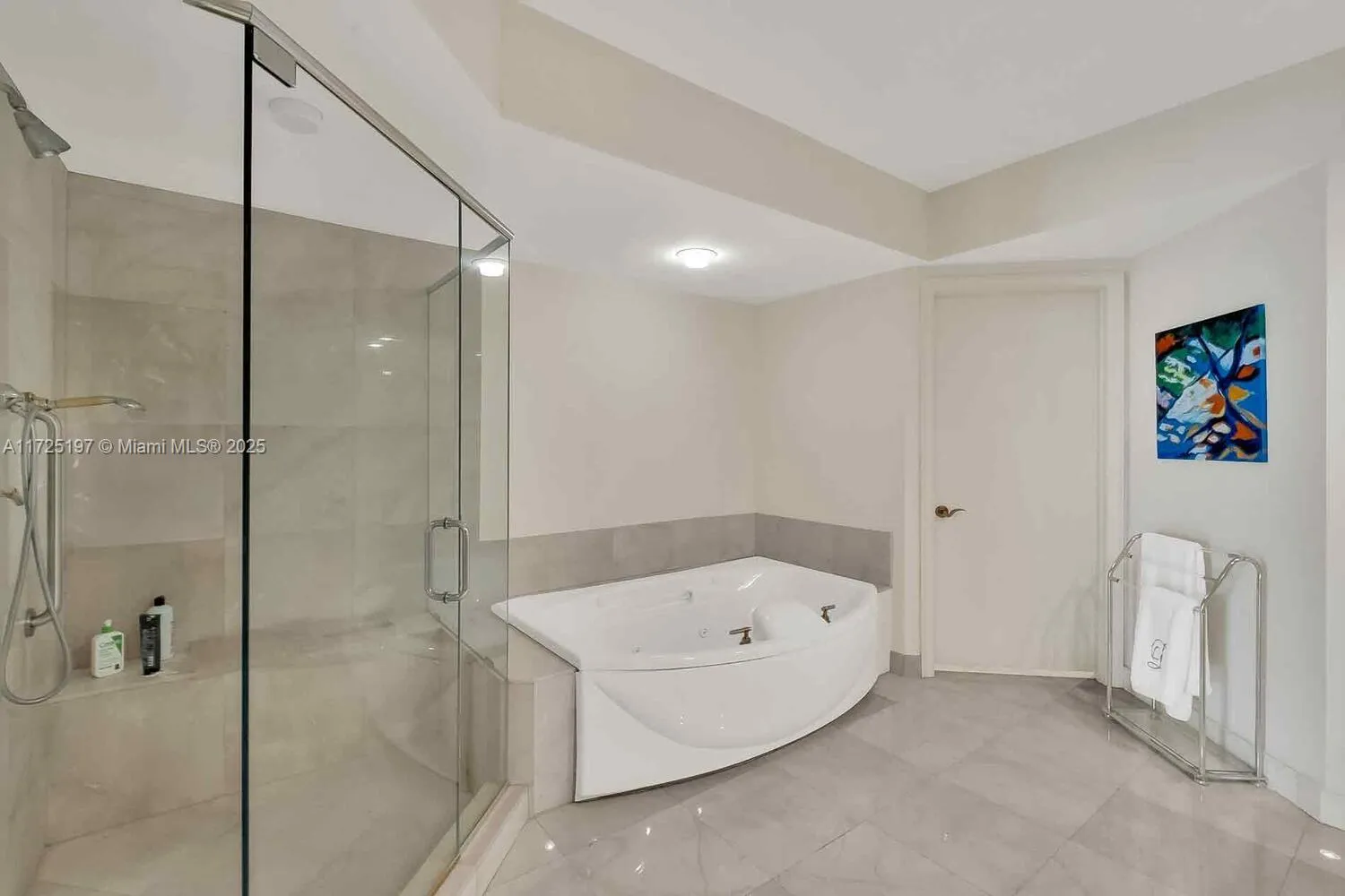 Aventura, Florida 33180, United States, 3 Bedrooms Bedrooms, ,4 BathroomsBathrooms,Residential,Active,18402