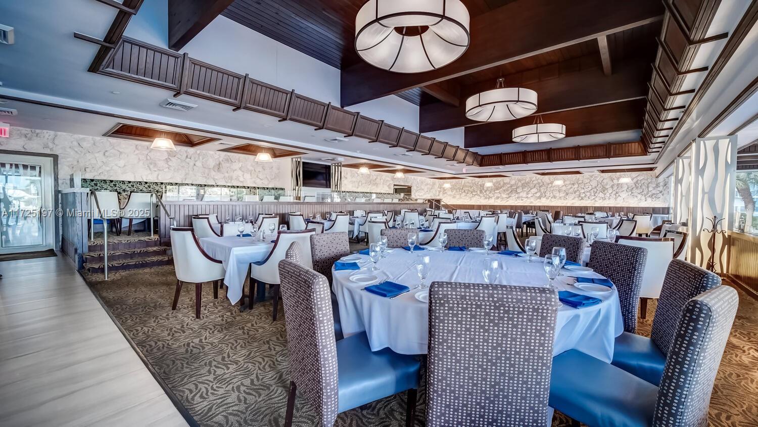 HAMPTONS SOUTH CONDO - Residential