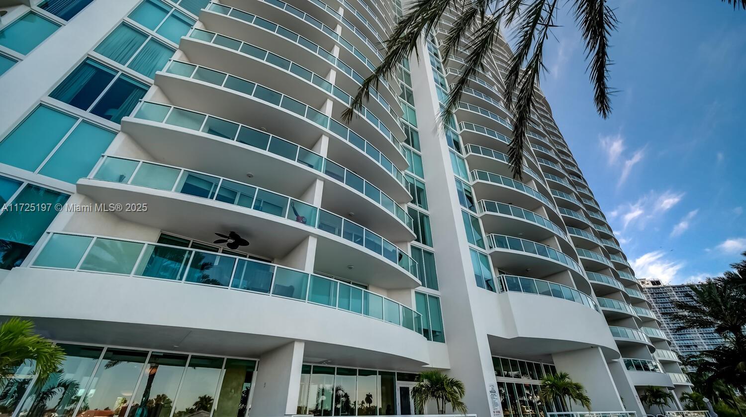 HAMPTONS SOUTH CONDO - Residential