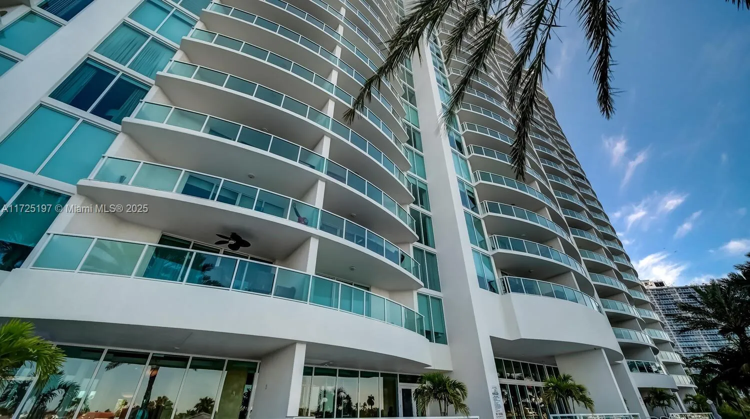 Aventura, Florida 33180, United States, 3 Bedrooms Bedrooms, ,4 BathroomsBathrooms,Residential,Active,18402