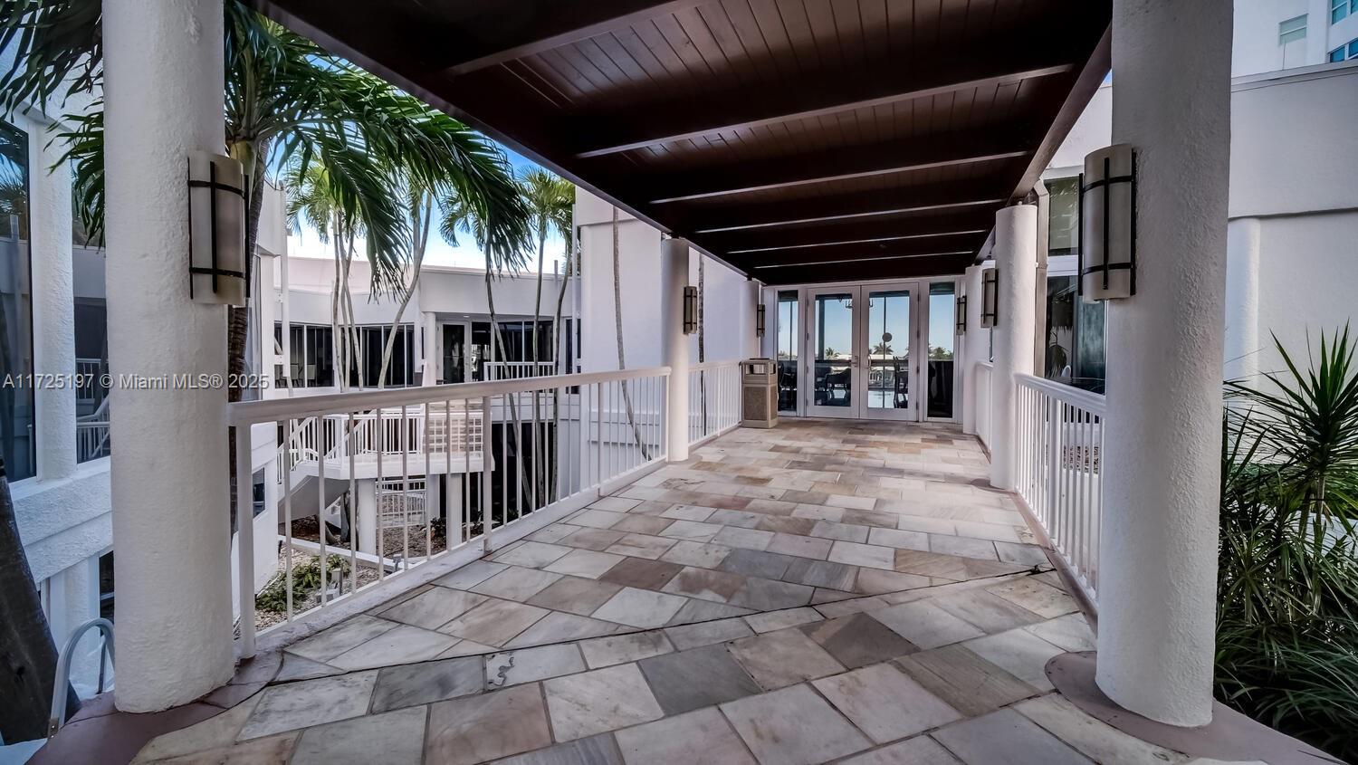 HAMPTONS SOUTH CONDO - Residential