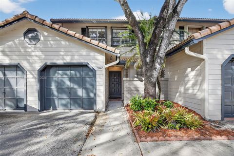 9012 Vineyard Lake Dr Plantation FL 33324