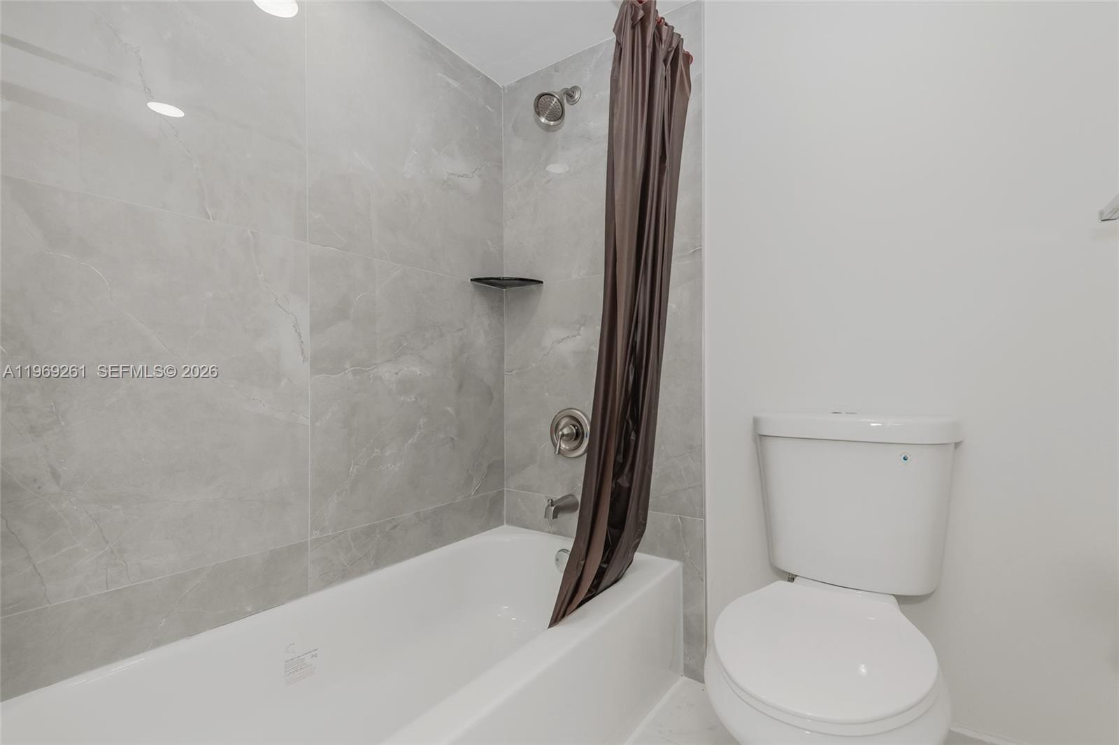 PARKSIDE NO 2 CONDO - BLD - Residential Lease