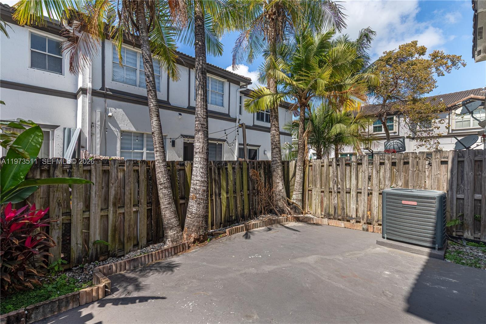 DORAL ISLES NORTH SEC TWO - Residential