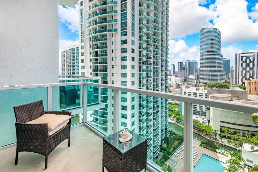 BACK ON THE MARKET - Buyer Financing fell through- priced at appraised value! Welcome to this 1-Bed/1.5-Bath Loft Condo in a uniquely designed modern building, offering panoramic views of the city and the Miami River for a truly exceptional living experience. Situated in the vibrant Brickell neighborhood, residents enjoy convenient access to top-rated restaurants, shopping centers, and entertainment venues. The high ceilings, open floor plan, and abundant natural light create a spacious and inviting atmosphere. Luxurious amenities include two pools, a fitness center, a business center, and 24-hour concierge service. 
Experience the best of Miami living, schedule your viewing today!