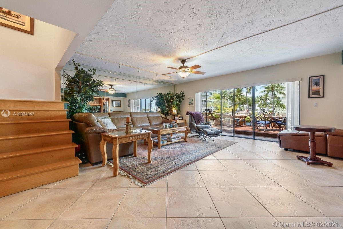 LAKEVIEW TOWNHOUSES CONDO - Residential