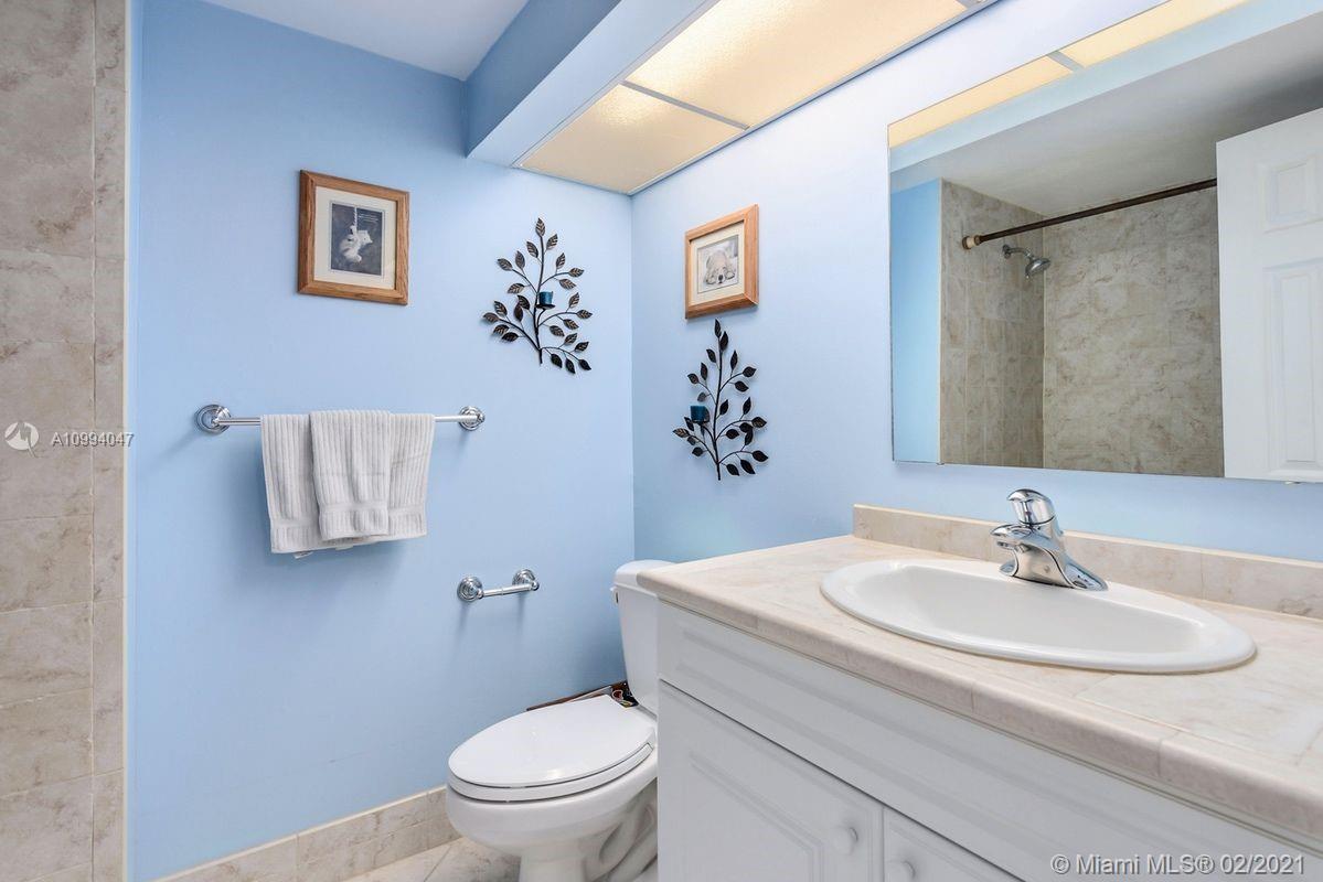 LAKEVIEW TOWNHOUSES CONDO - Residential