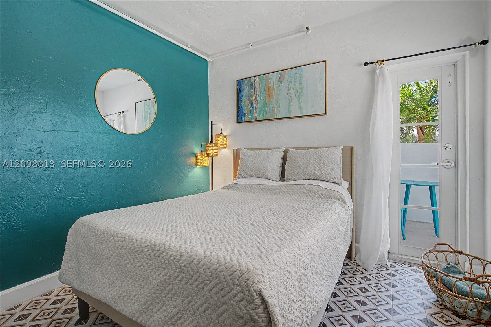 255 W 24th St 236