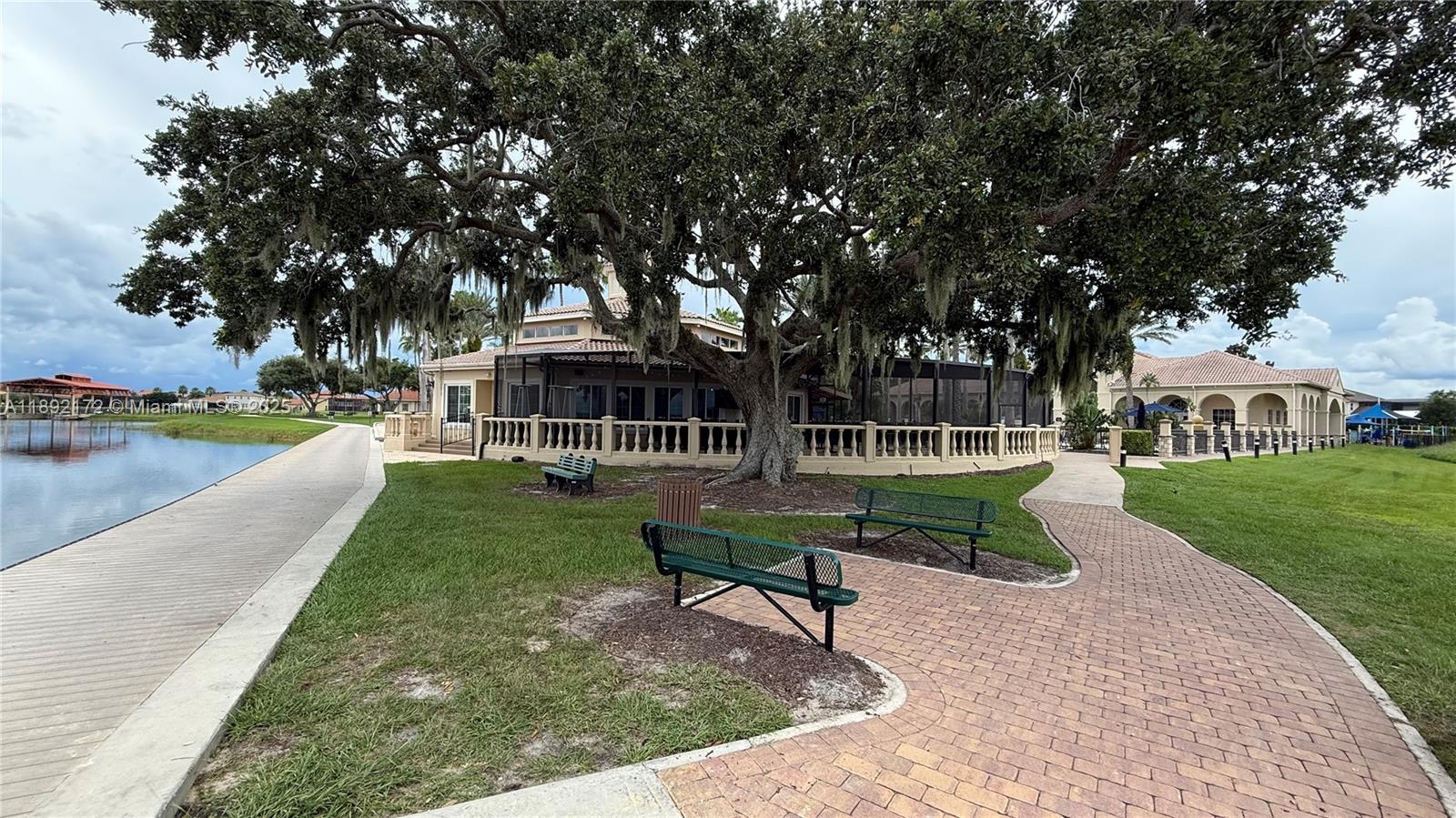 BELLALAGO PH 3M - Residential