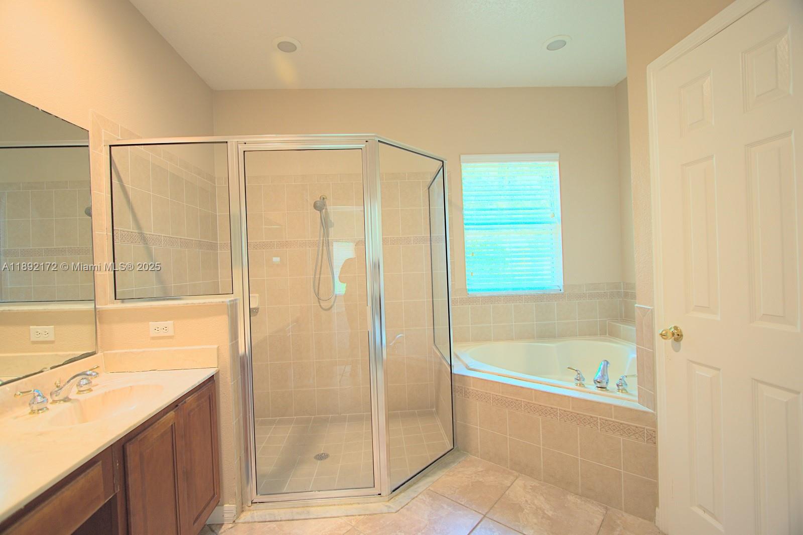 BELLALAGO PH 3M - Residential