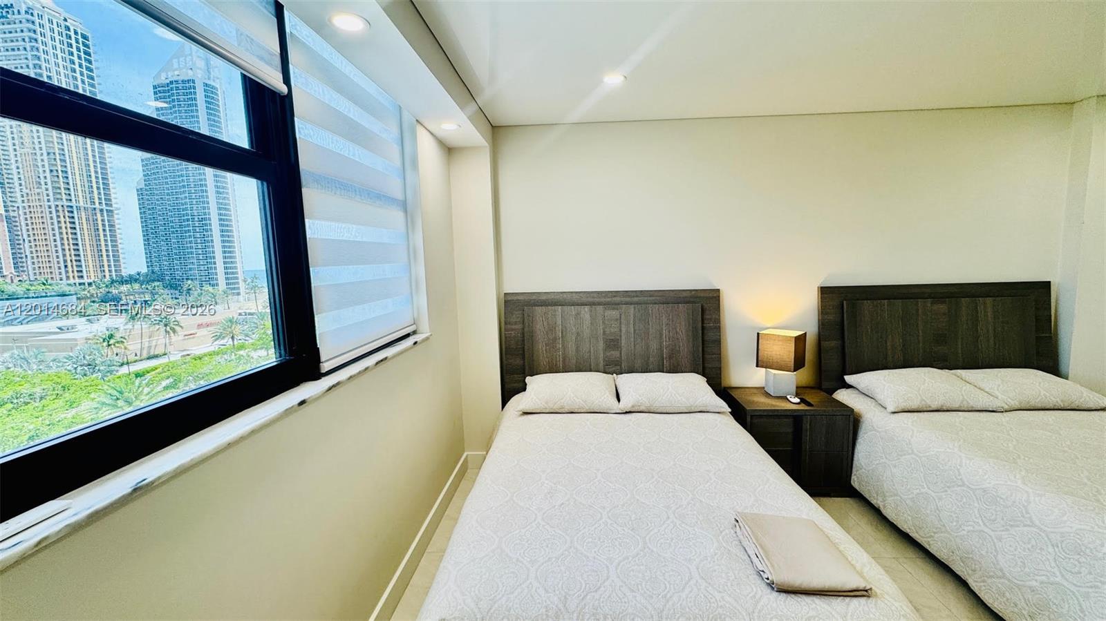 WINSTON TOWERS 600 CONDO - Residential