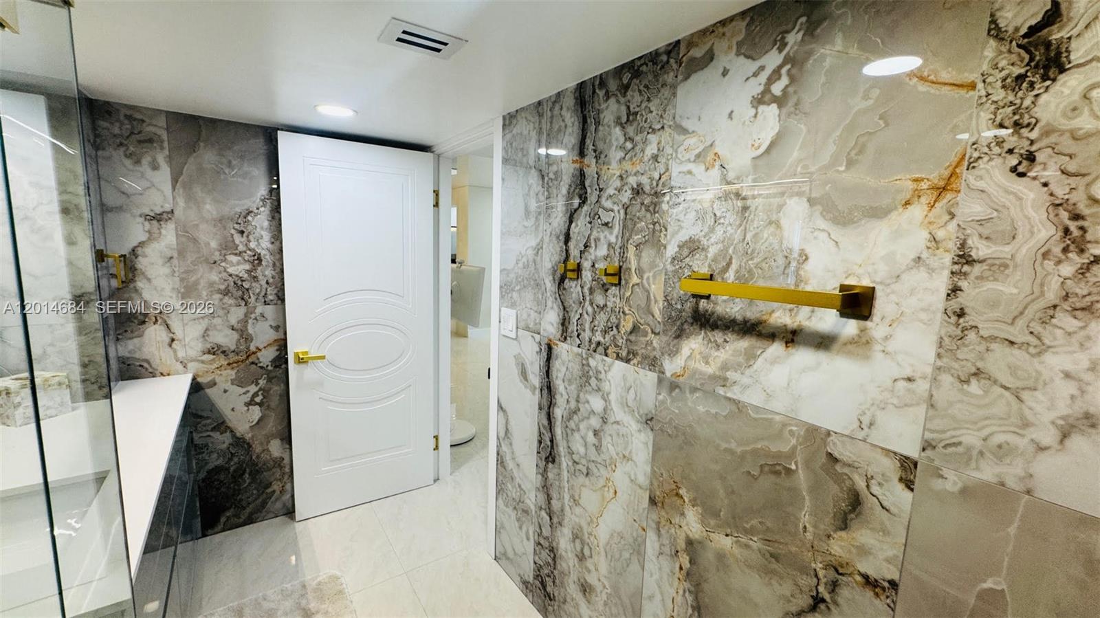 WINSTON TOWERS 600 CONDO - Residential