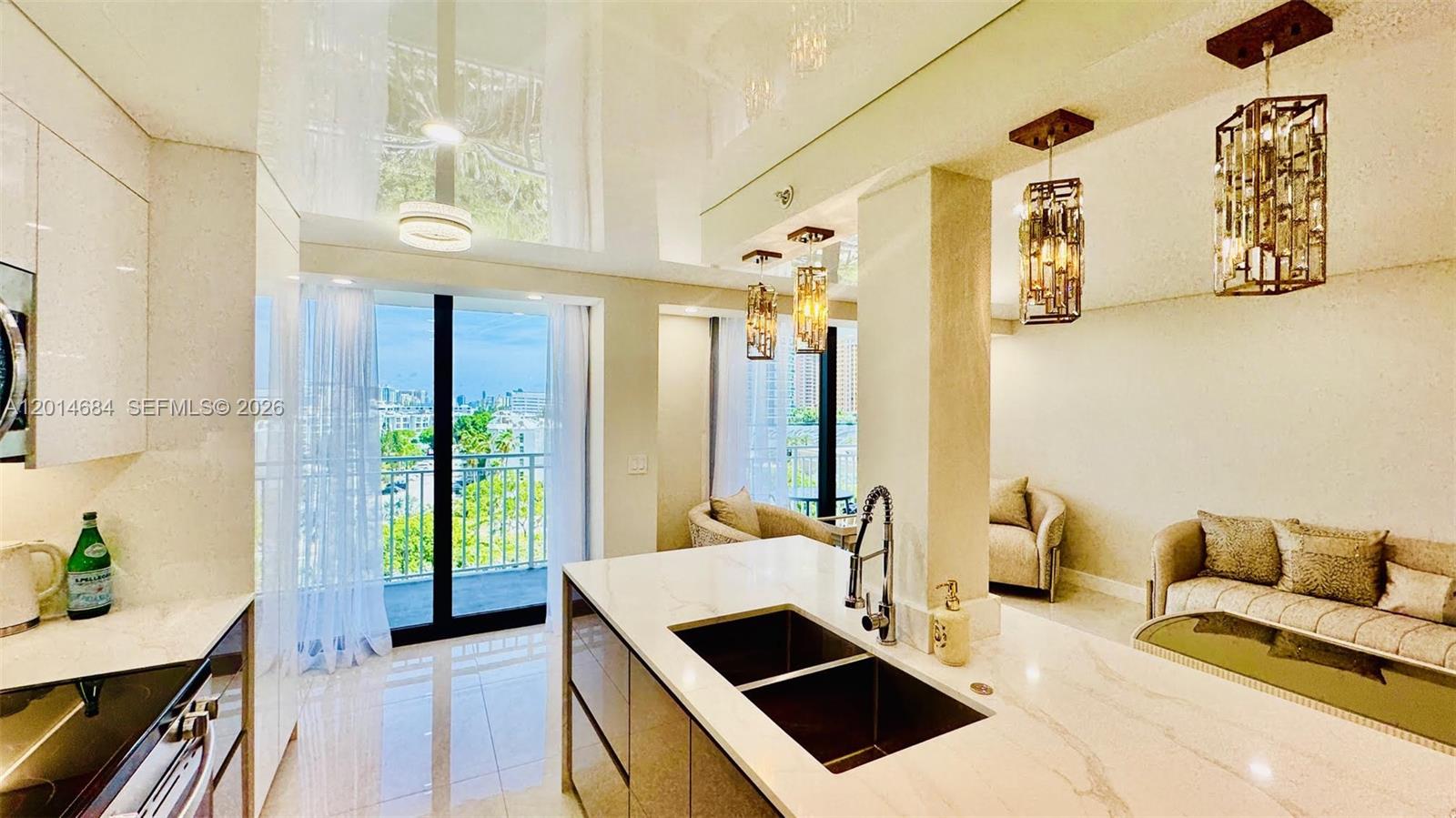 WINSTON TOWERS 600 CONDO - Residential