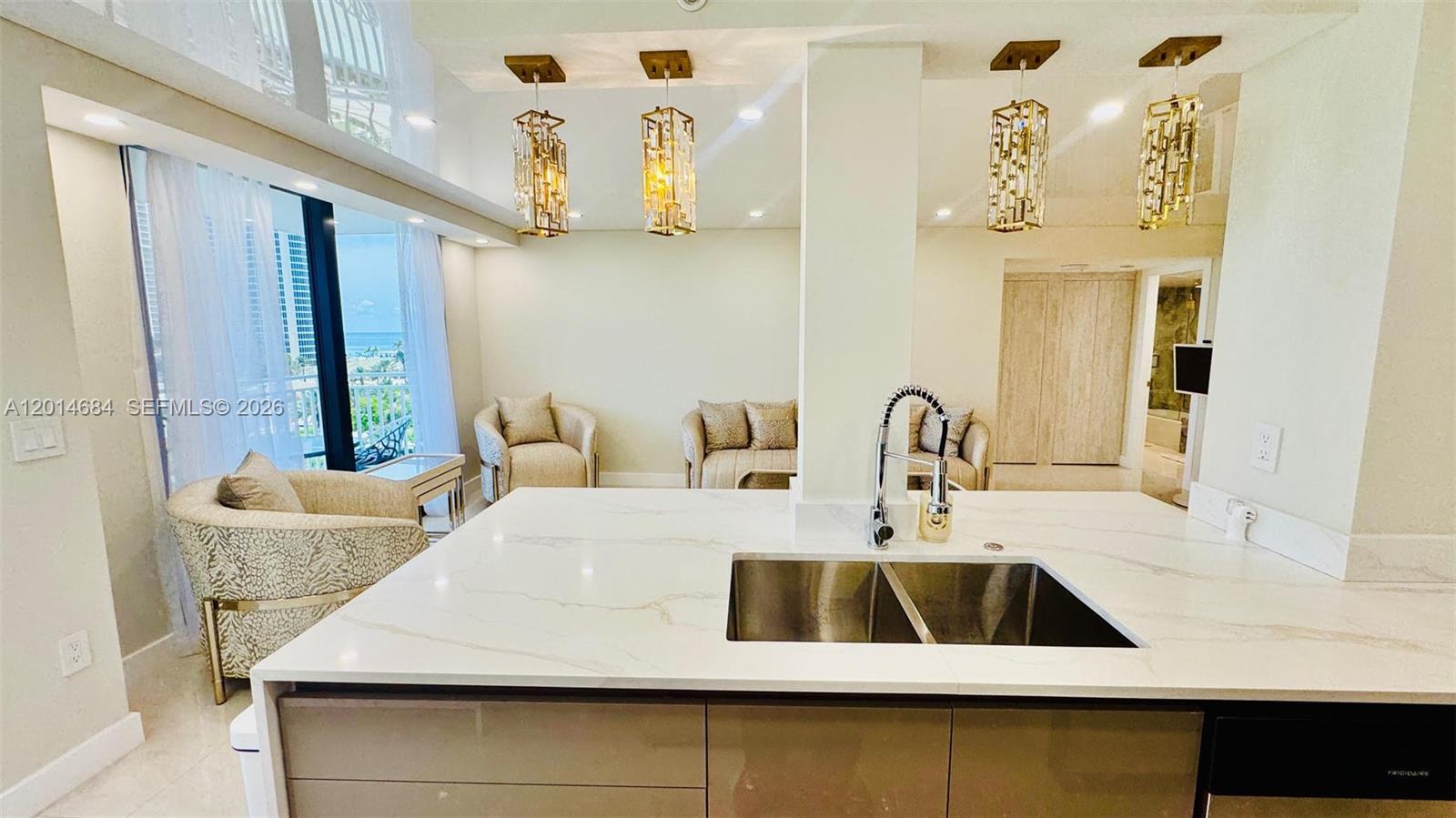 WINSTON TOWERS 600 CONDO - Residential