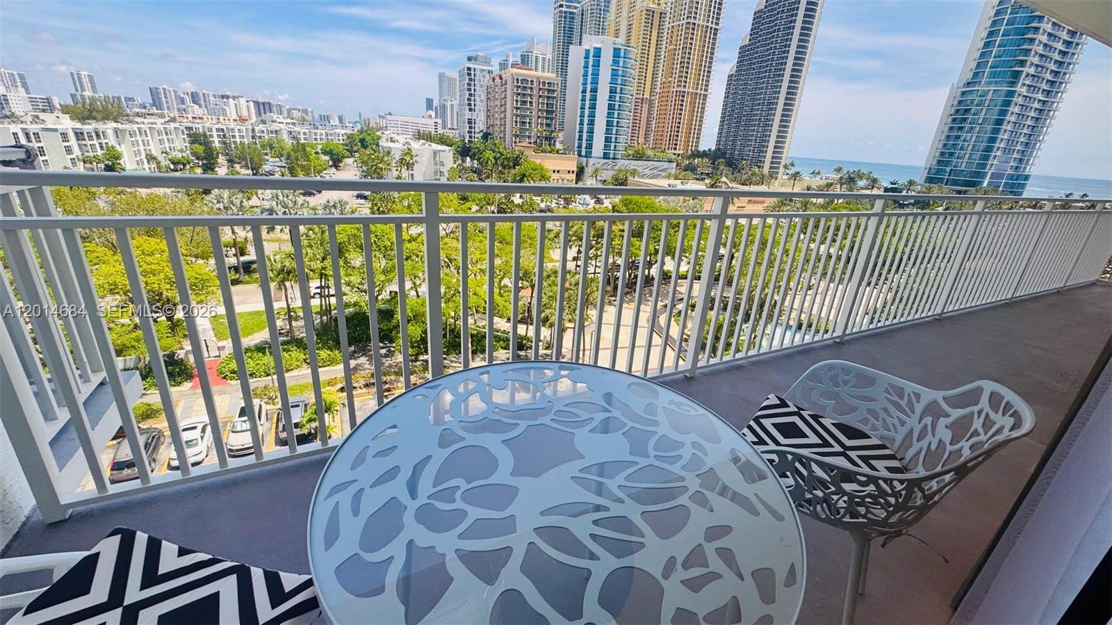 WINSTON TOWERS 600 CONDO - Residential