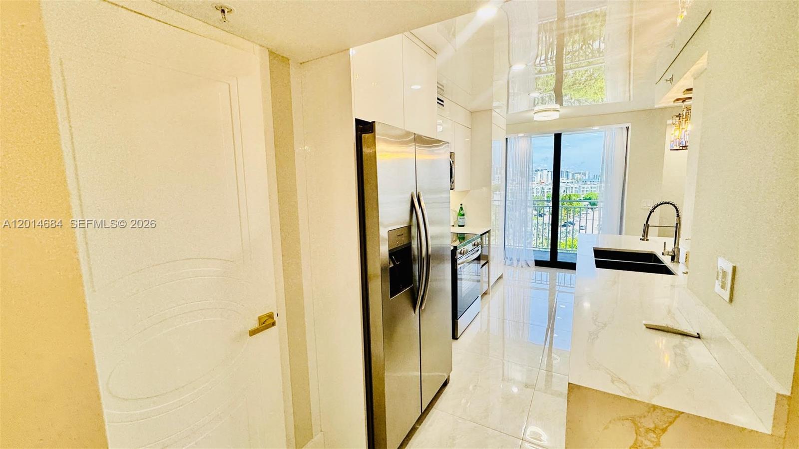 WINSTON TOWERS 600 CONDO - Residential