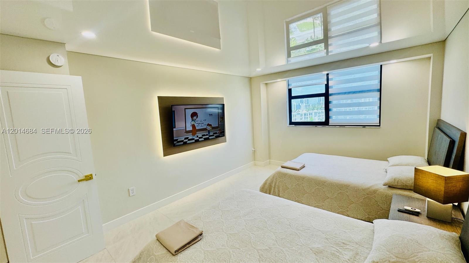 WINSTON TOWERS 600 CONDO - Residential