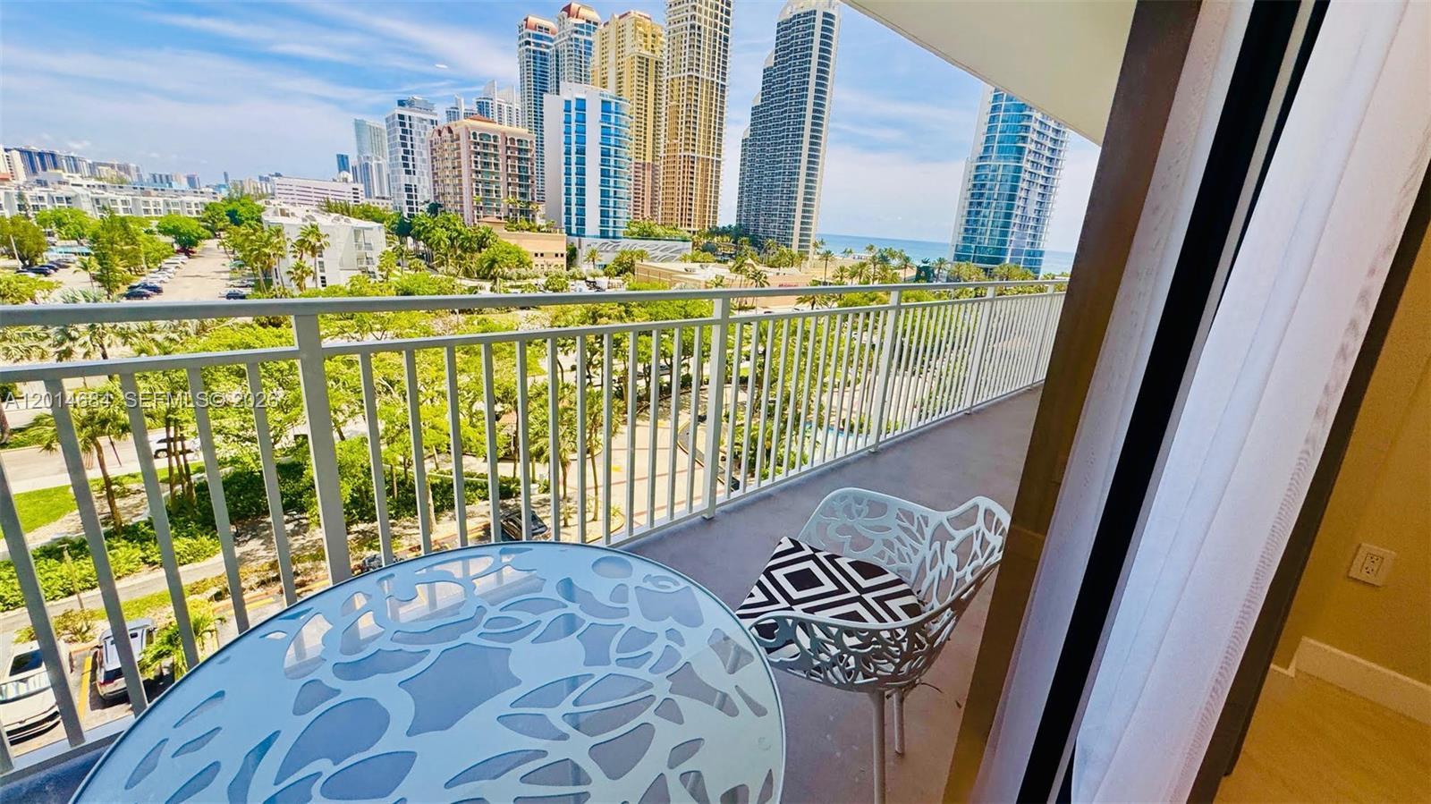 WINSTON TOWERS 600 CONDO - Residential