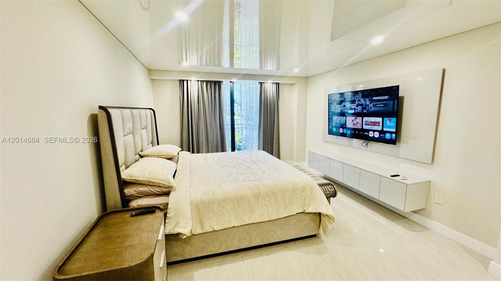 WINSTON TOWERS 600 CONDO - Residential