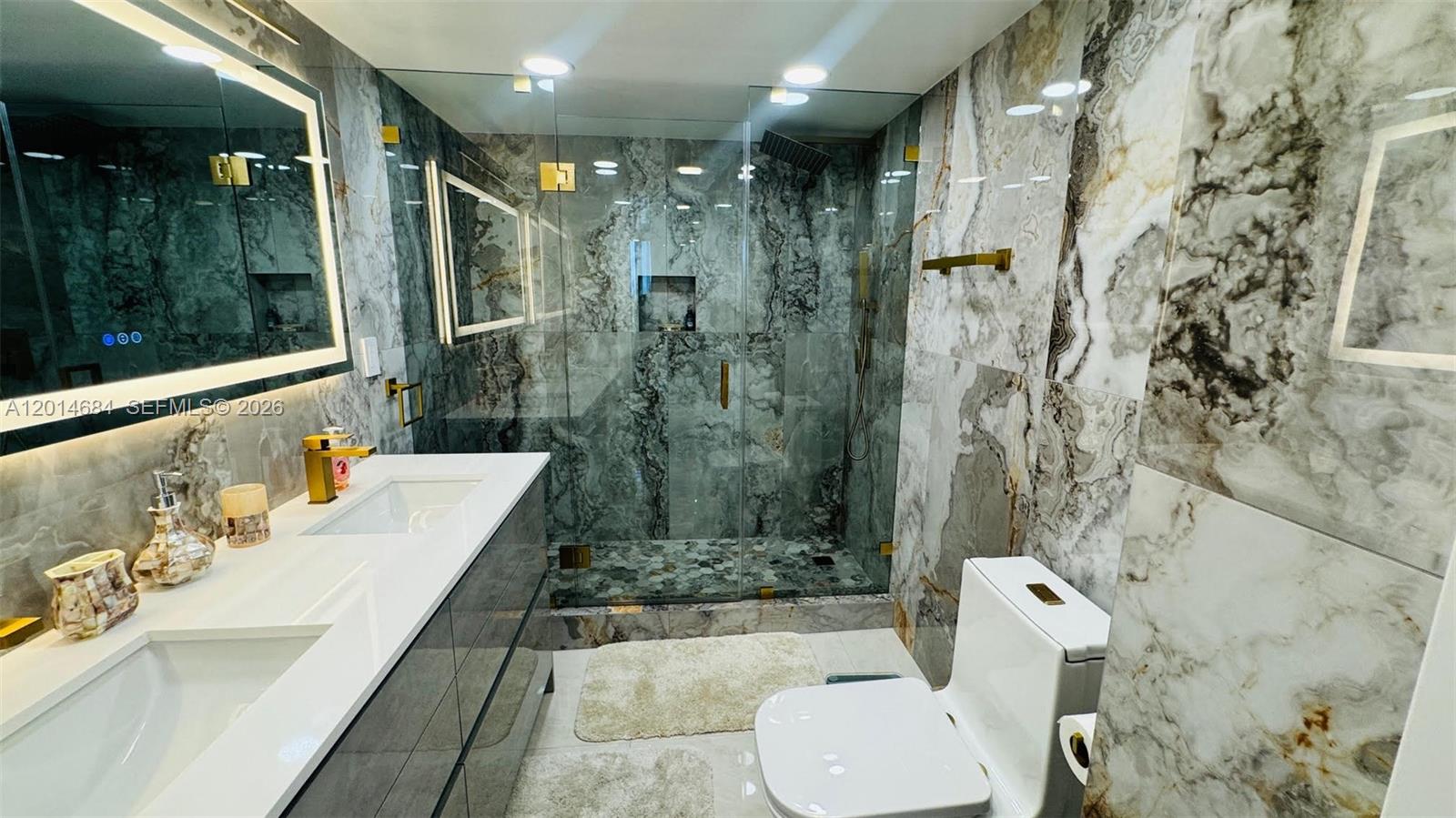 WINSTON TOWERS 600 CONDO - Residential