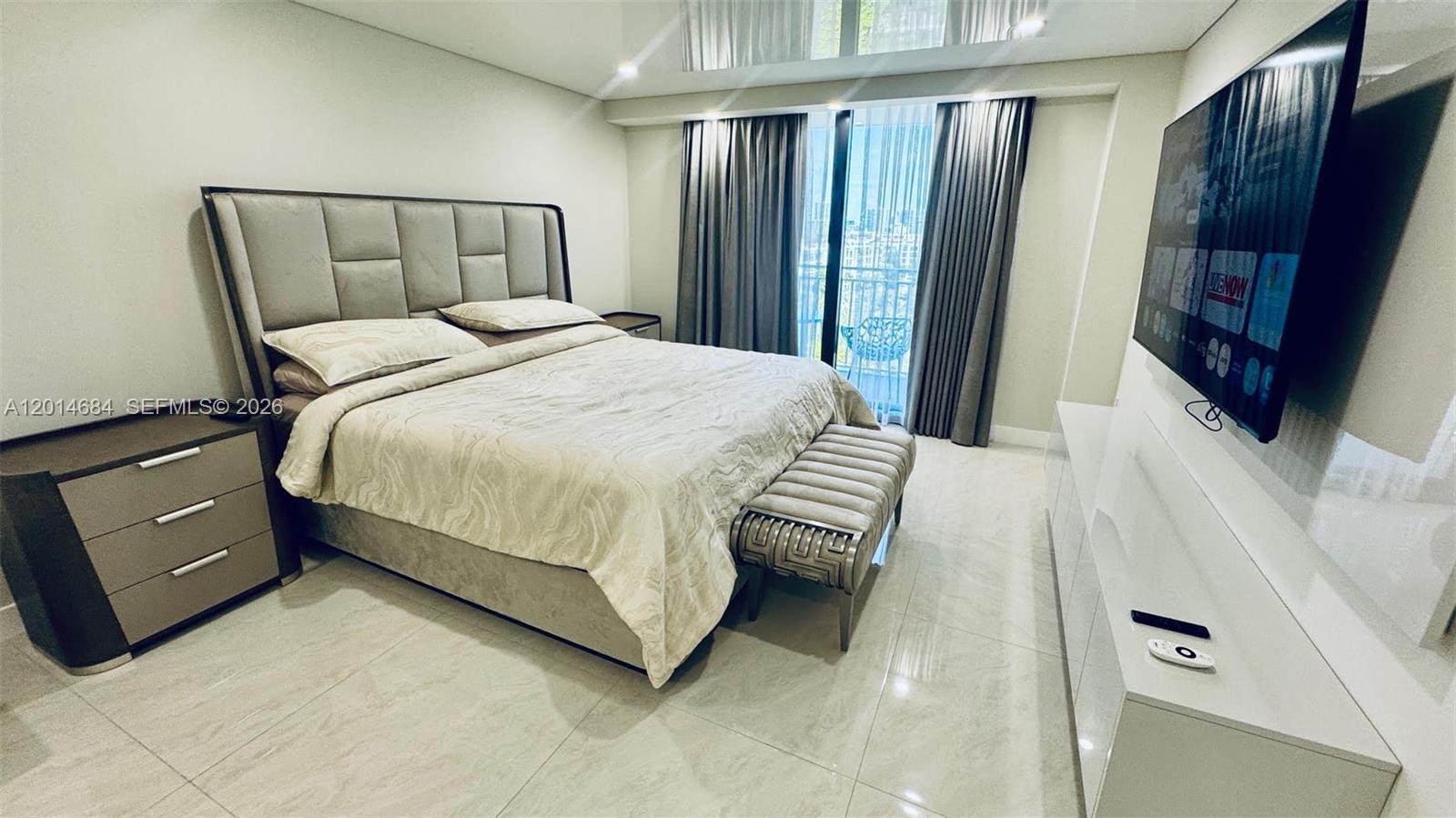 WINSTON TOWERS 600 CONDO - Residential